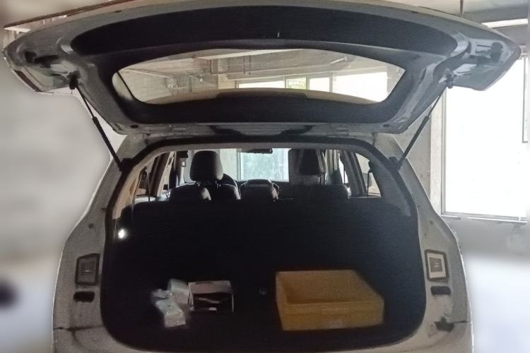 Used Baojun 560 2015 1.8L Manual Elite Edition Trunk
