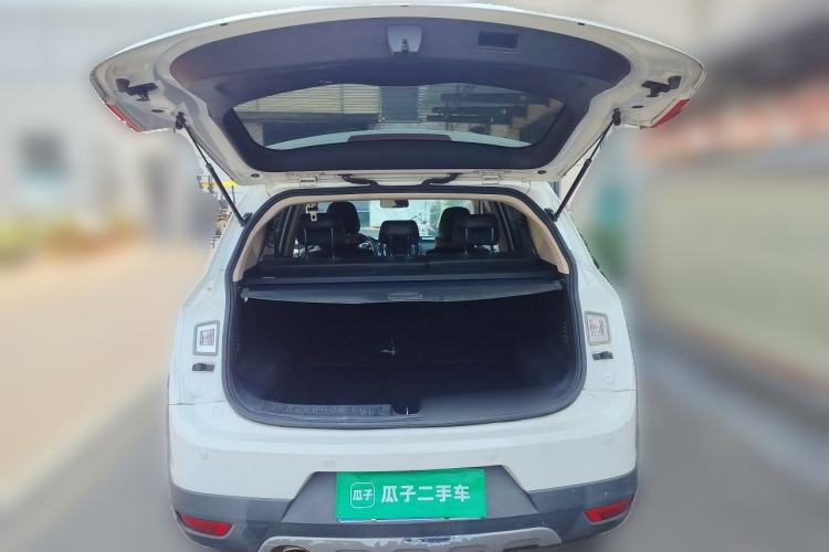 Used Baojun 560 2015 1.8L manual luxury version Trunk