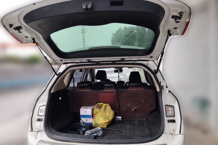 Used Baojun 560 2015 1.8L Manual Elite Edition Trunk