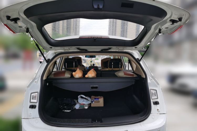 Used Baojun 560 2015 1.8L manual luxury version Trunk