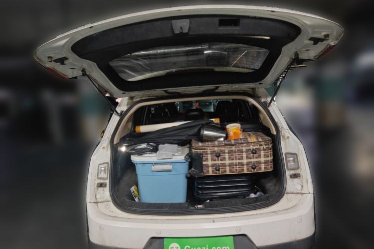 Used Baojun 560 2015 1.8L Manual Elite Edition Trunk
