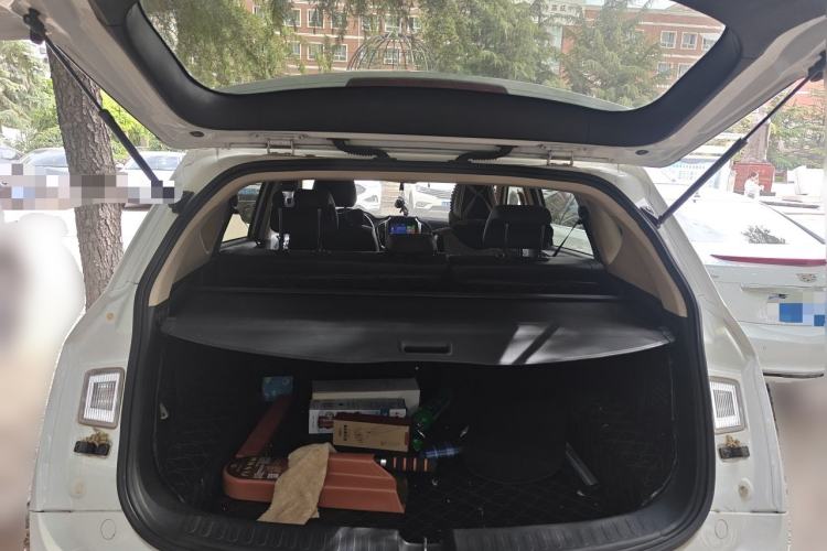 Used Baojun 560 2015 1.8L manual luxury version Trunk