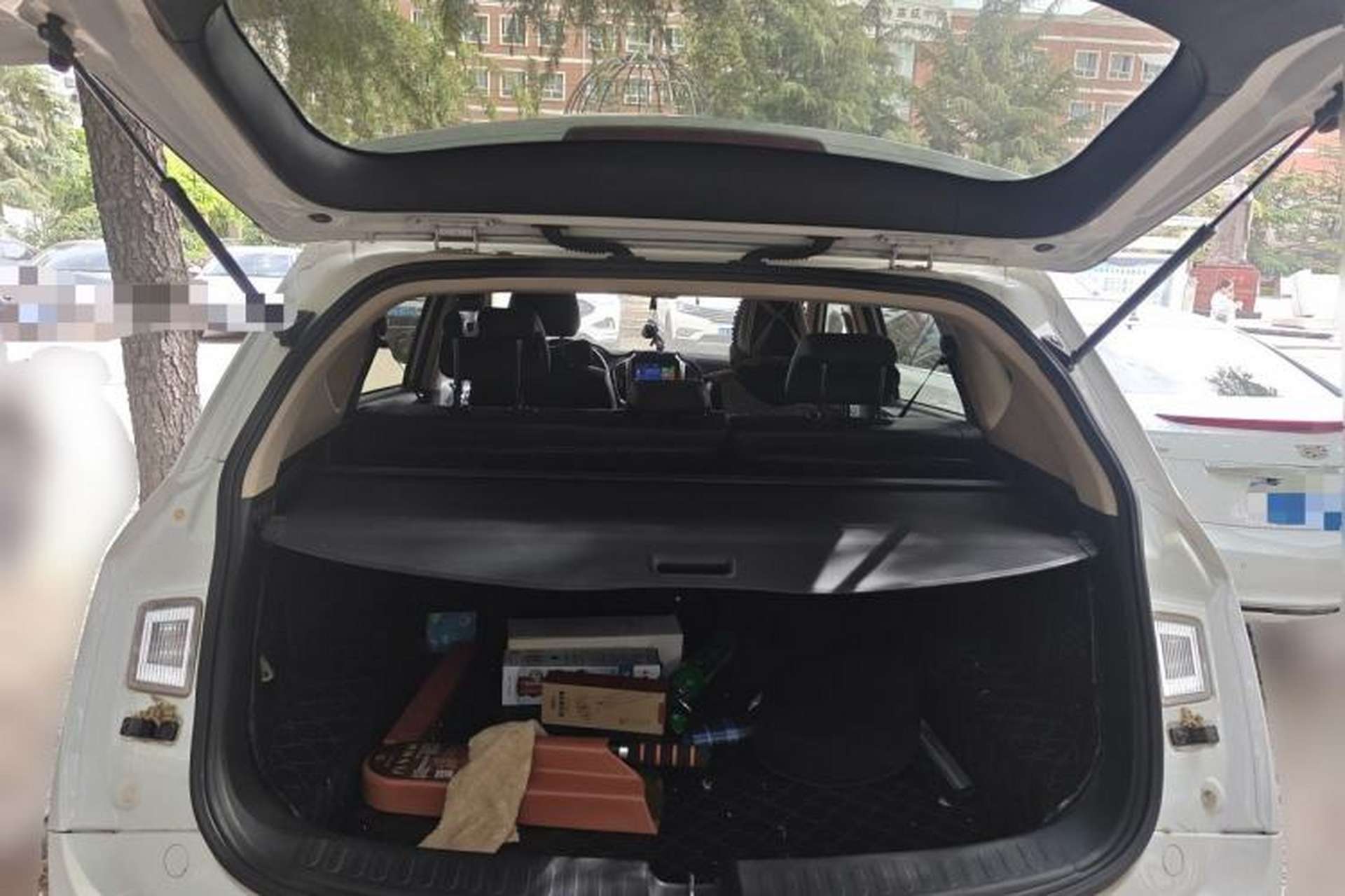 Used Baojun 560 2015 1.8L manual luxury version Trunk