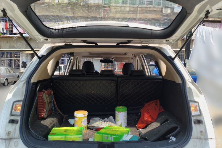 Used Baojun 560 2015 1.8L manual luxury version Trunk