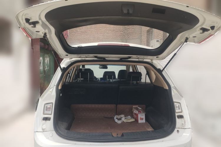 Used Baojun 560 2015 1.8L manual luxury version Trunk