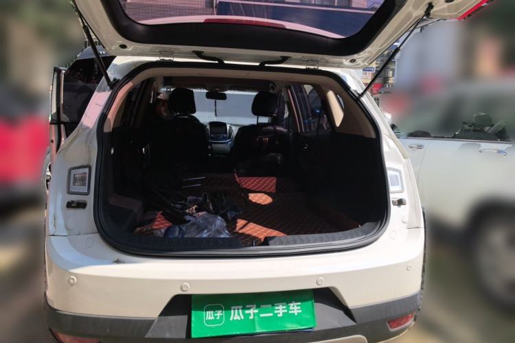 Used Baojun 560 2015 1.8L Manual Elite Edition Trunk