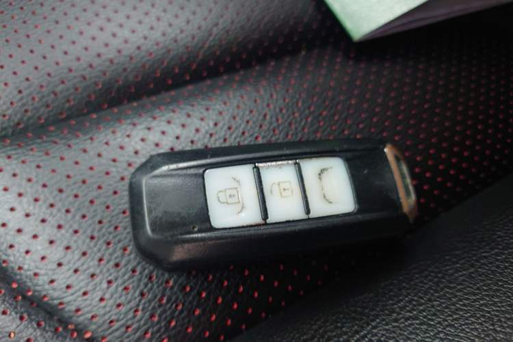 Used Baojun 560 2015 1.8L manual luxury version Vehicle Key