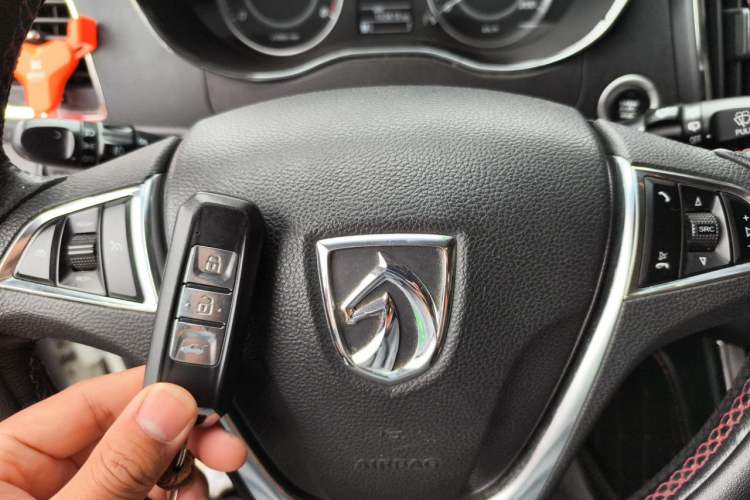 Used Baojun 560 2015 1.8L manual luxury version Vehicle Key
