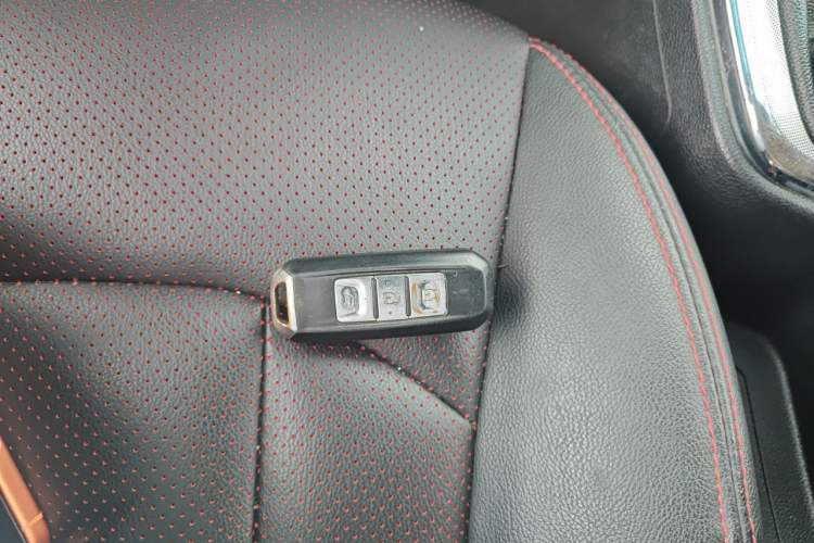 Used Baojun 560 2015 1.8L manual luxury version Vehicle Key