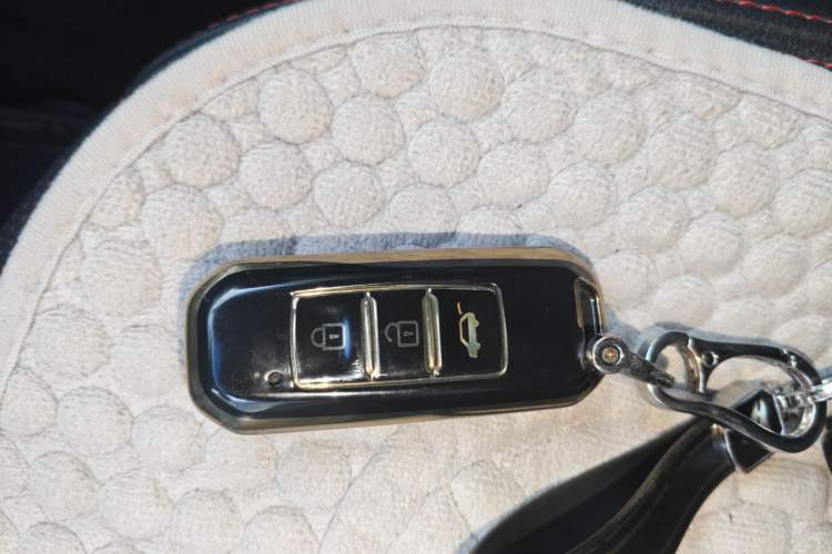 Used Baojun 560 2015 1.8L manual luxury version Vehicle Key