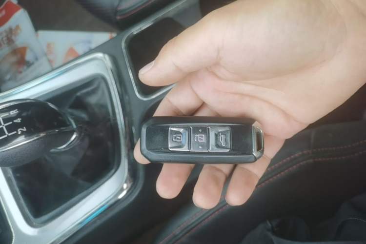 Used Baojun 560 2015 1.8L manual luxury version Vehicle Key
