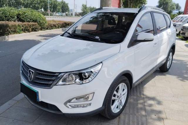 Used Baojun 560 2015 1.8L manual Comfort trim level