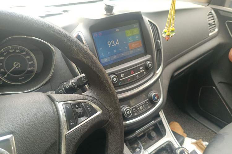 Used Baojun 560 2015 1.8L Manual Elite Edition Audio And AC Panel