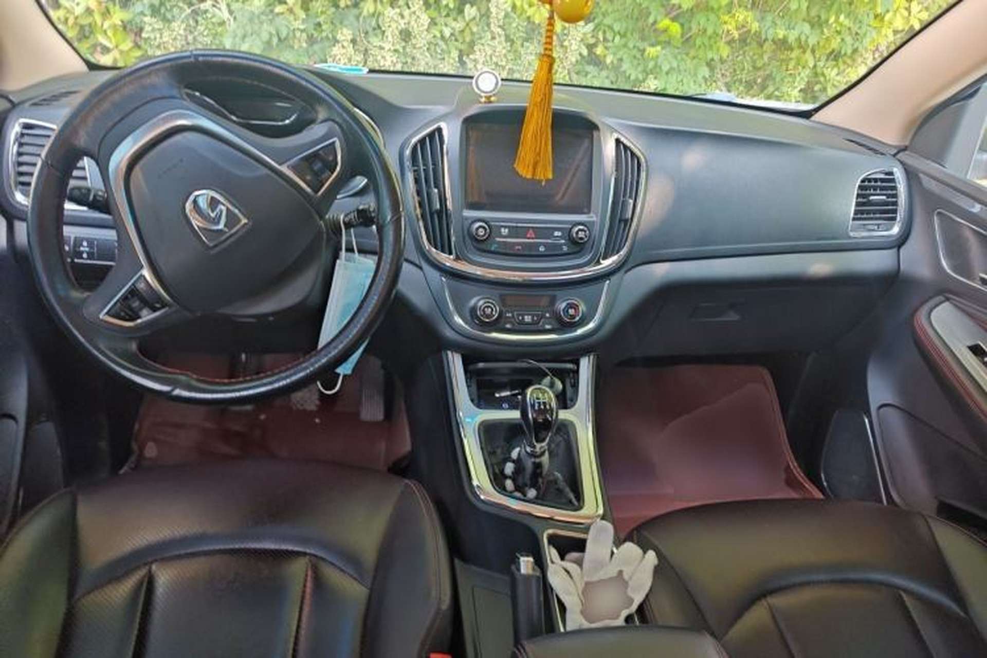 Used Baojun 560 2015 1.8L manual luxury version Center Console