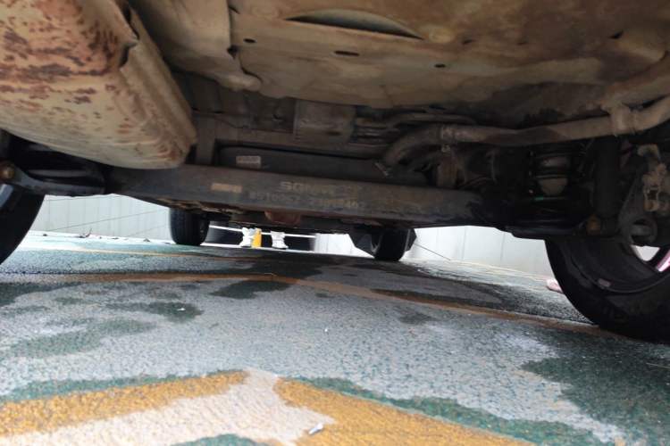 Used Baojun 560 2015 1.8L manual luxury version Chassis Rear