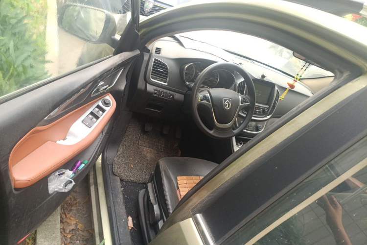 Used Baojun 560 2015 1.8L Manual Elite Edition Driver Seat