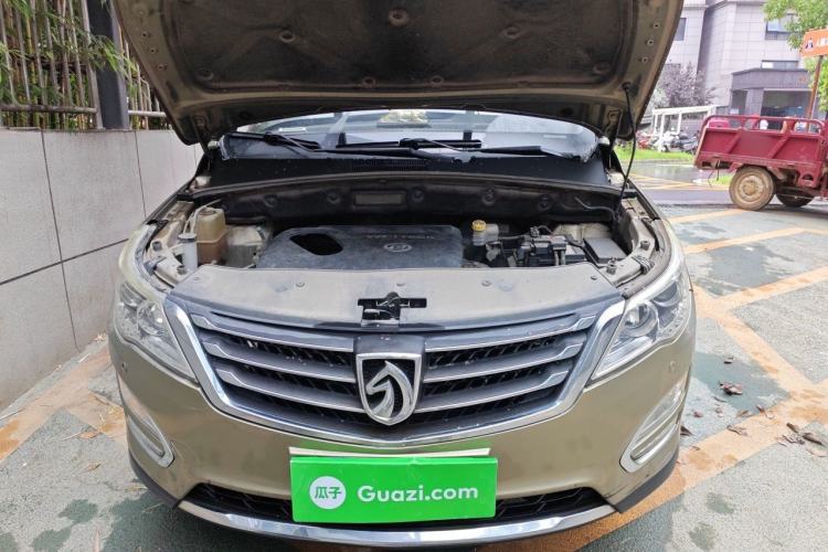 Used Baojun 560 2015 1.8L manual luxury version Engine Bay