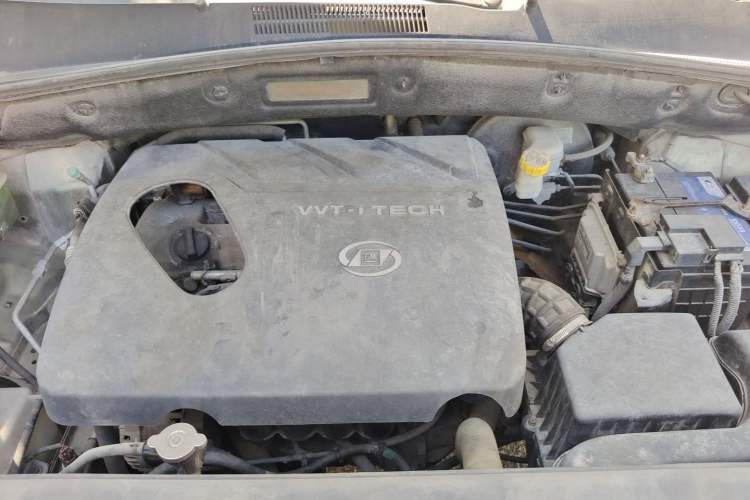Used Baojun 560 2015 1.8L Manual Elite Edition Engine Bay