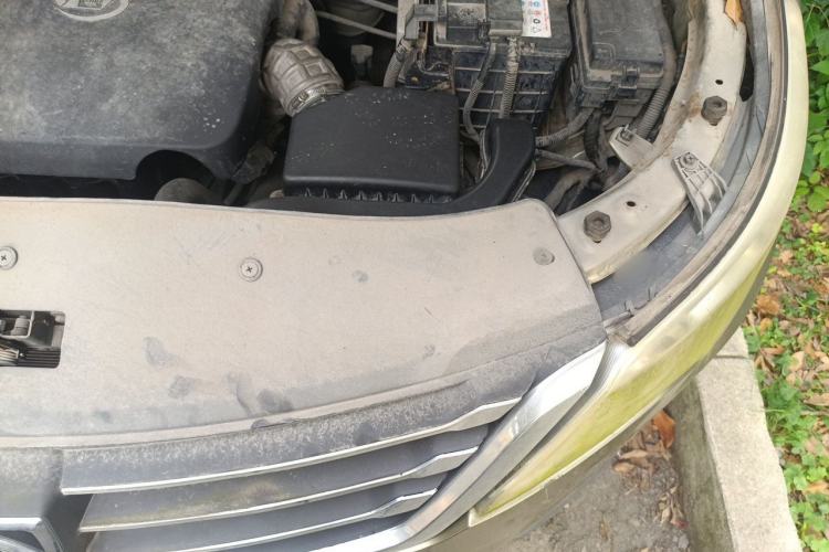 Used Baojun 560 2015 1.8L Manual Elite Edition Engine Bay Left
