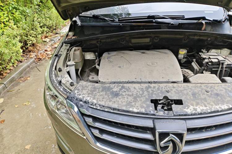 Used Baojun 560 2015 1.8L manual luxury version Engine Bay Right
