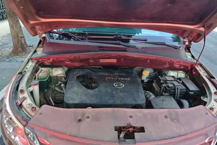 Used Baojun 560 2015 1.8L Manual Elite Edition Engine Bay