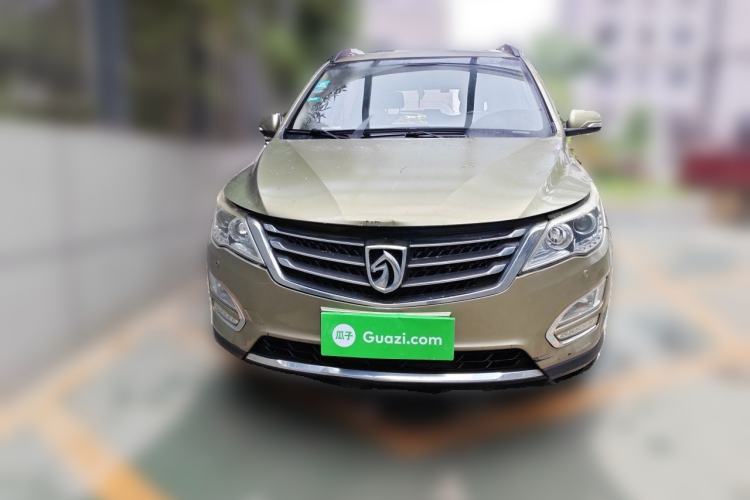 Used Baojun 560 2015 1.8L manual luxury version Front