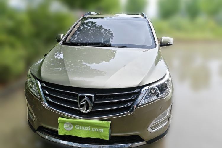 Used Baojun 560 2015 1.8L manual luxury version Front
