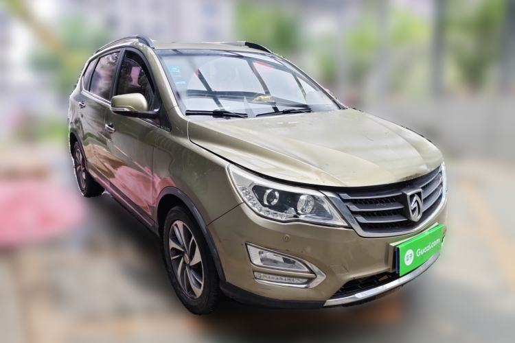 Used Baojun 560 2015 1.8L manual luxury version Front Right 45 Deg