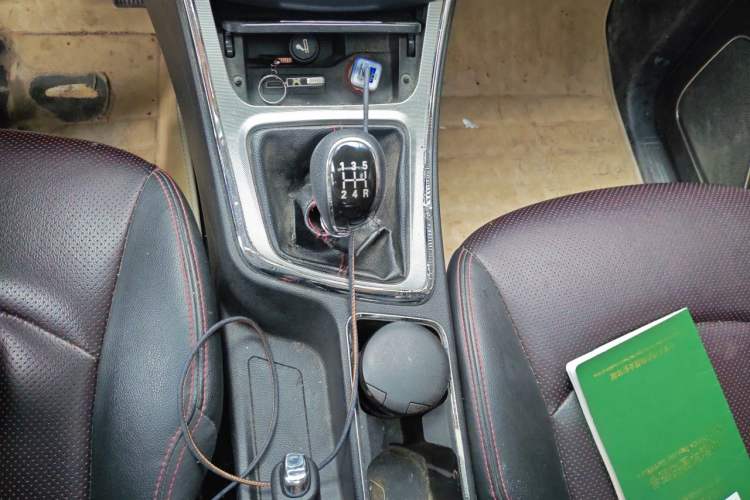 Used Baojun 560 2015 1.8L manual luxury version Gear Lever