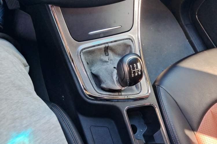 Used Baojun 560 2015 1.8L Manual Elite Edition Gear Lever