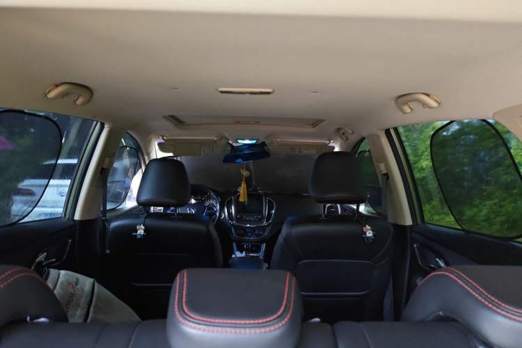 Used Baojun 560 2015 1.8L manual luxury version Headliner