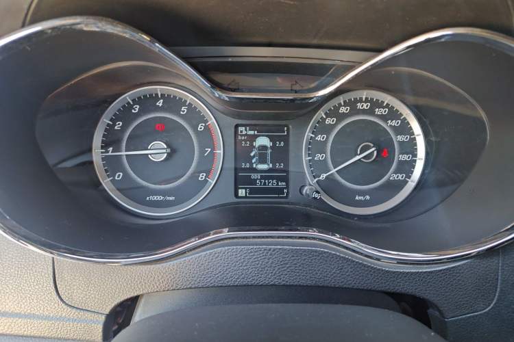 Used Baojun 560 2015 1.8L manual luxury version Instrument Cluster