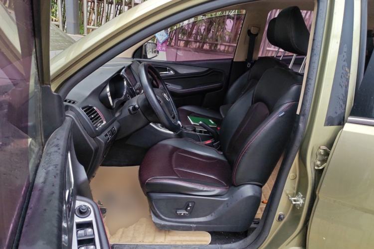 Used Baojun 560 2015 1.8L manual luxury version Left Front Seat