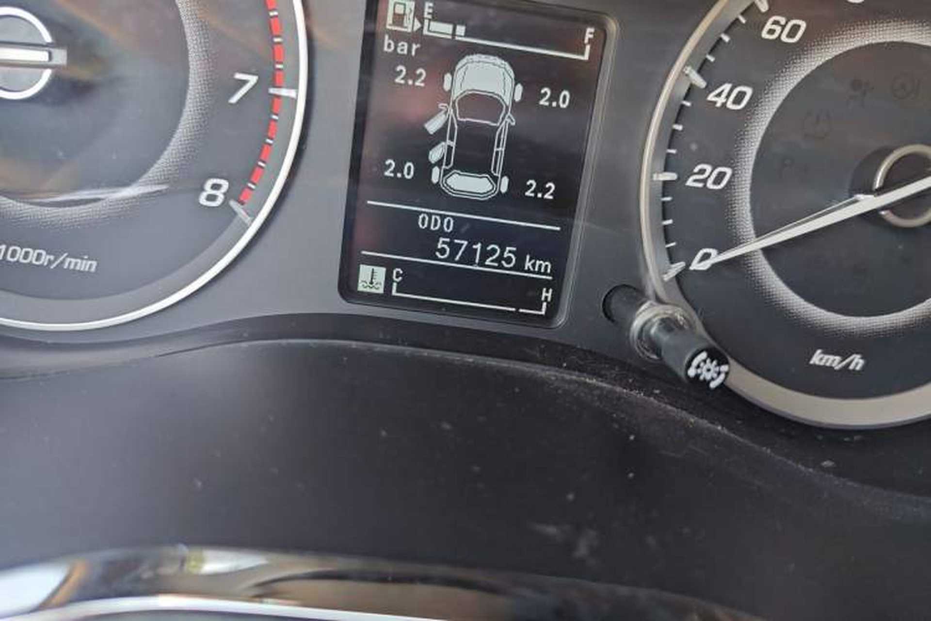 Used Baojun 560 2015 1.8L manual luxury version Odometer Close Up