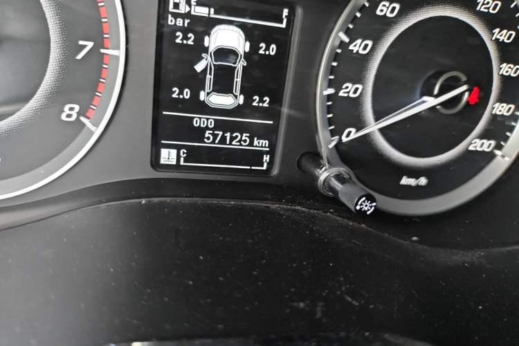 Used Baojun 560 2015 1.8L manual luxury version Odometer Close Up