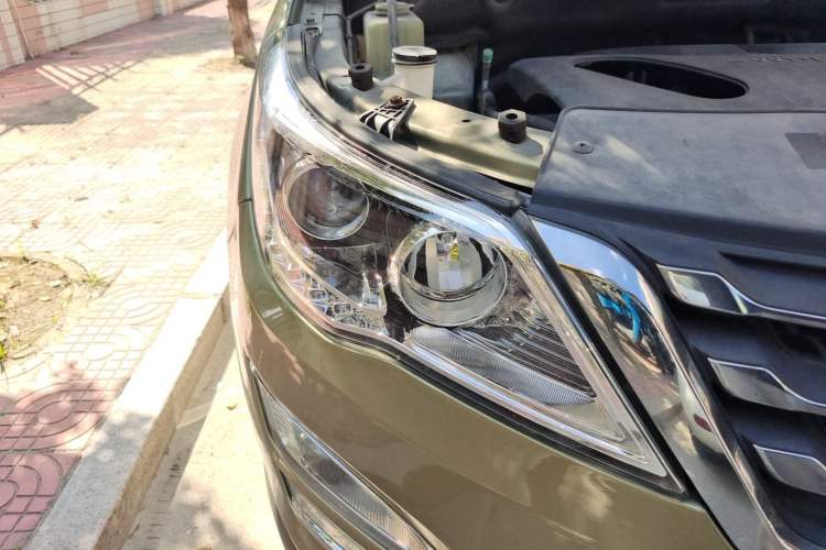 Used Baojun 560 2015 1.8L Manual Elite Edition Right Front Headlight