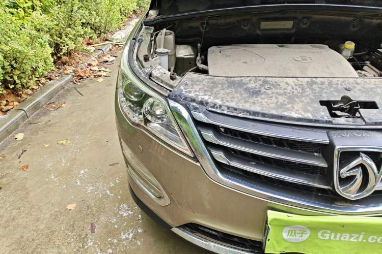 Used Baojun 560 2015 1.8L manual luxury version Right Front Headlight