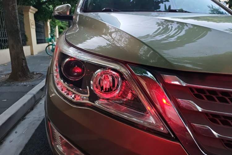 Used Baojun 560 2015 1.8L Manual Elite Edition Right Front Headlight