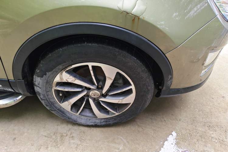 Used Baojun 560 2015 1.8L manual luxury version Right Front Wheel Hub