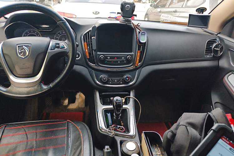 Used Baojun 560 2016 1.8L Manual Luxury Edition Audio And AC Panel