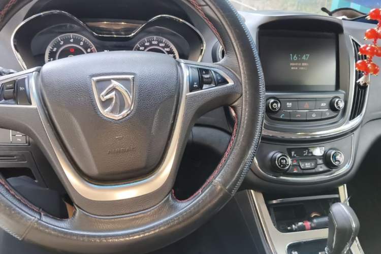 Used Baojun 560 2016 1.8L iAMT Luxury Model Audio And AC Panel