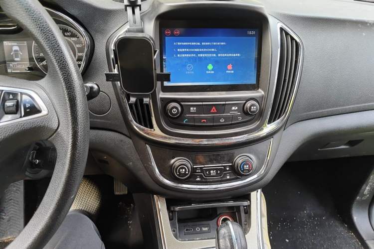 Used Baojun 560 2016 1.8L iAMT Elite Edition Audio And AC Panel
