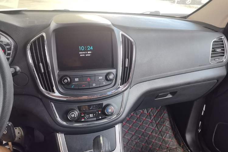 Used Baojun 560 2016 1.8L iAMT Elite Edition Audio And AC Panel
