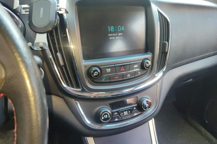 Used Baojun 560 2016 1.5T Manual Luxury Model Audio And AC Panel