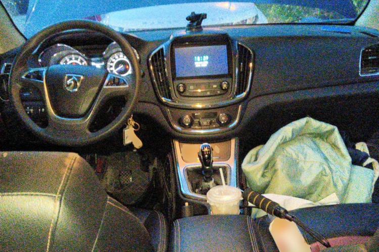 Used Baojun 560 2016 1.8L Manual Elite Edition Center Console