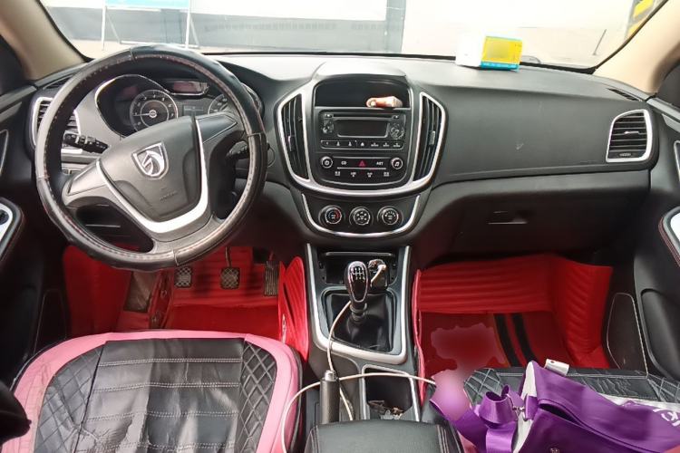 Used Baojun 560 2016 1.8L Manual Comfort Edition Center Console