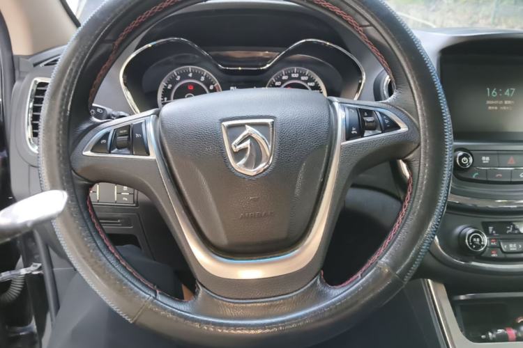 Used Baojun 560 2016 1.8L iAMT Luxury Model Center Console