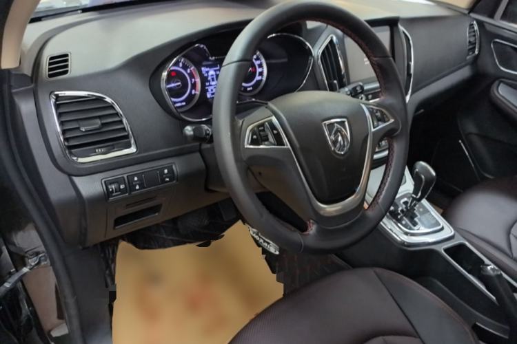 Used Baojun 560 2016 1.8L iAMT Luxury Model Center Console