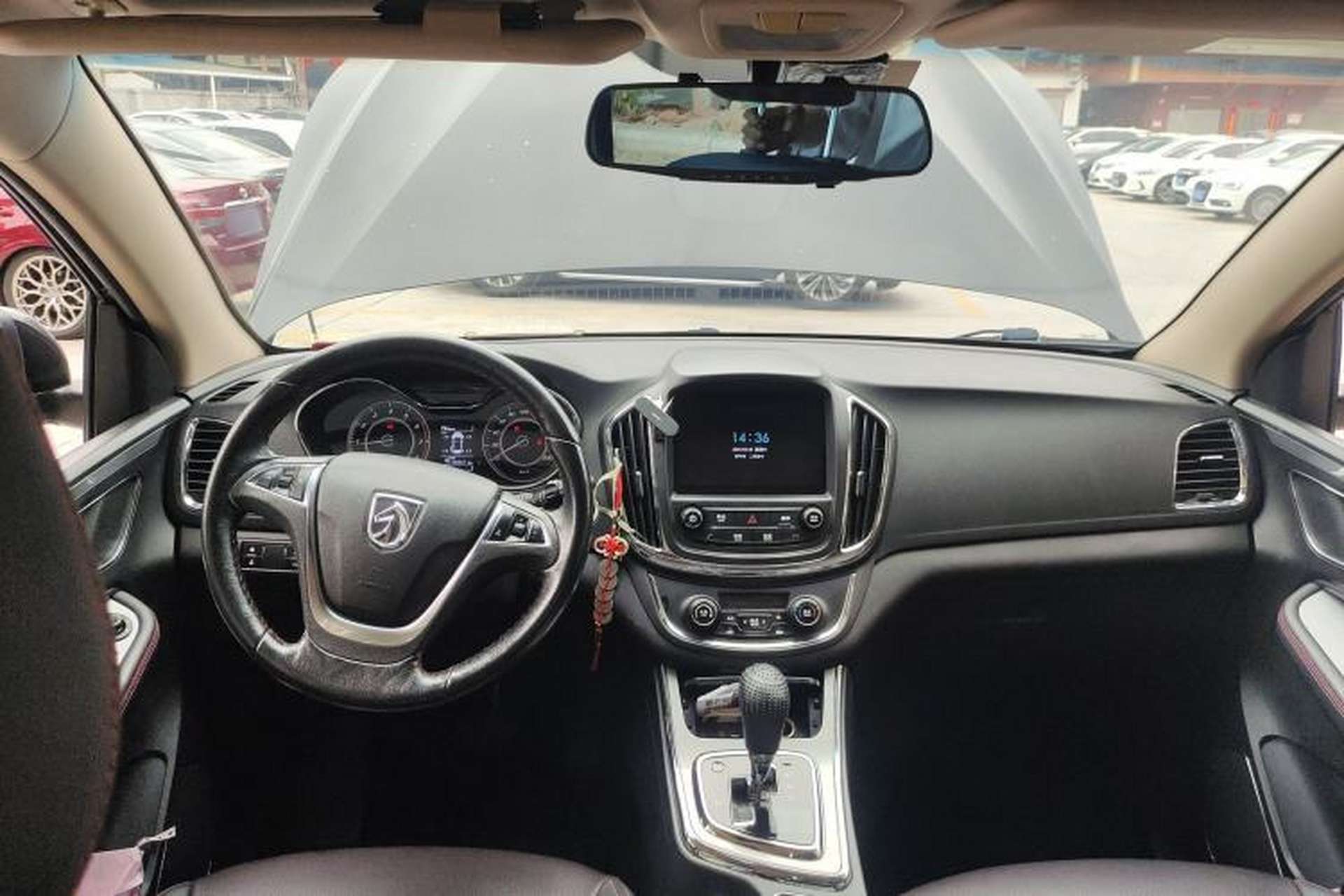 Used Baojun 560 2016 1.8L iAMT Luxury Model Center Console