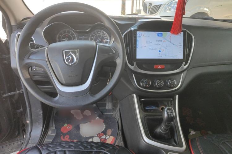 Used Baojun 560 2016 1.5T Manual Comfort Edition Center Console